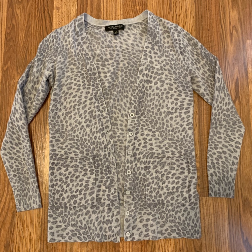 Banana Republic Gray Animal Print Cardigan. XS